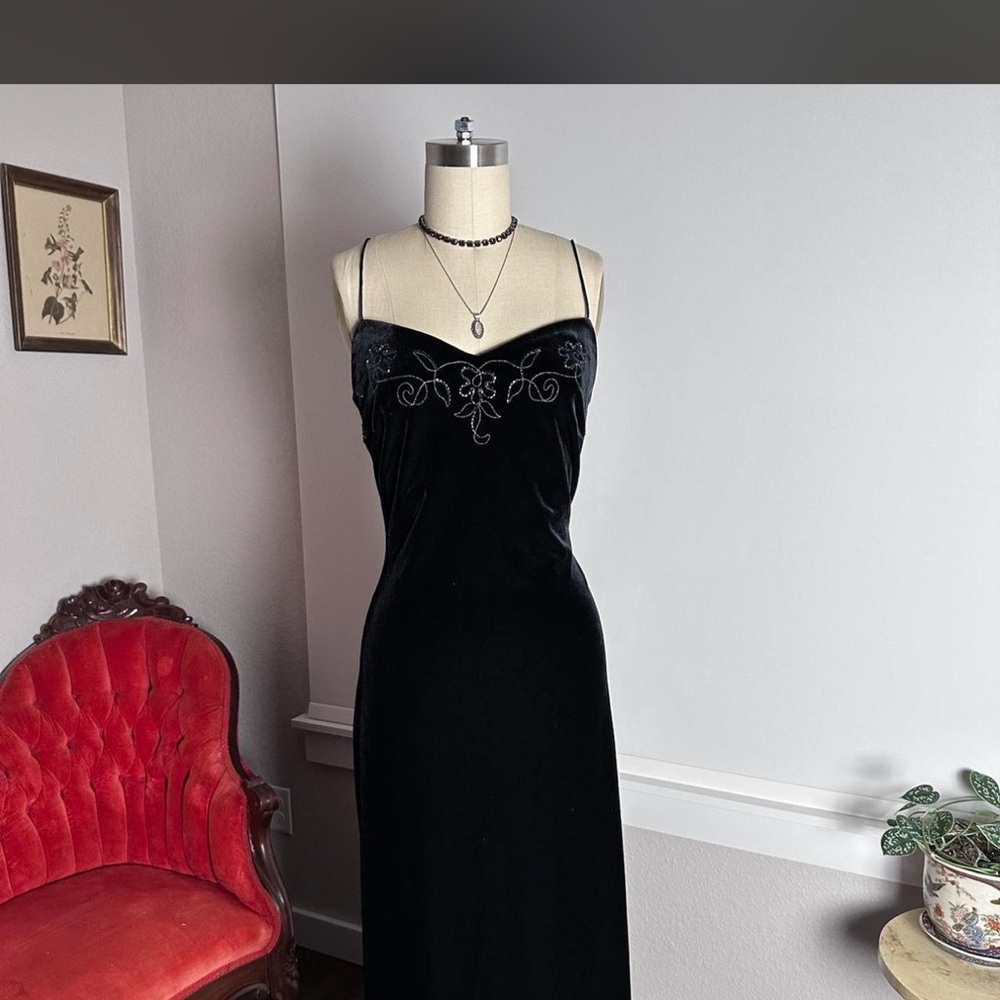 Black Velvet Spaghetti Strap Dress with Floral Embroidery - Picture 4 of 5